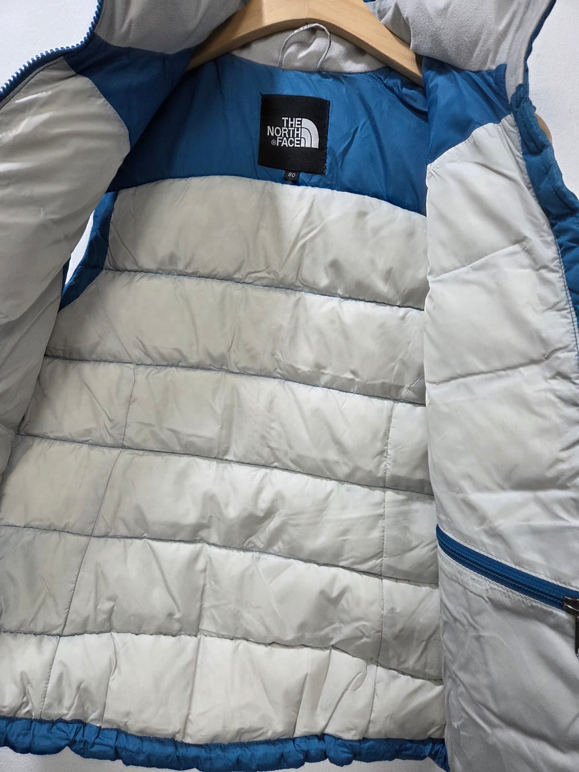 노스페이스 1211-9. 700 패딩 조끼 블루 80 쥬니어겸용 상품이미지4