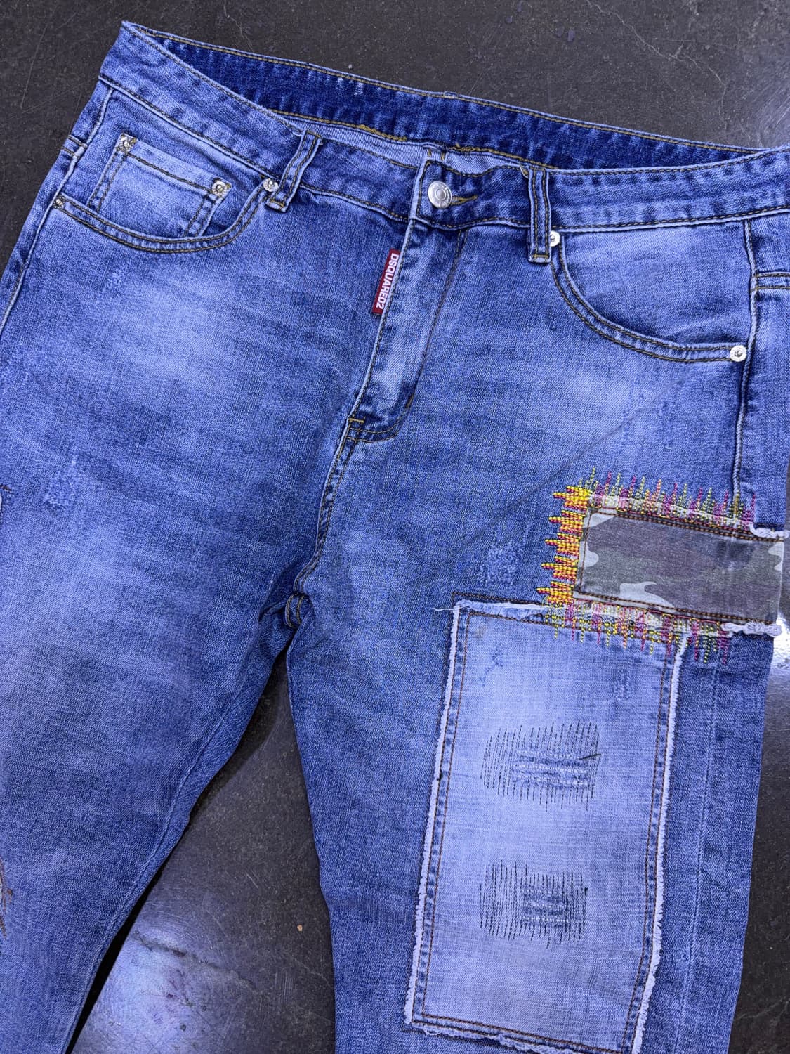 디스퀘어드2 빈티지 패치 워크 디테일 스트레이트핏 데님팬츠 50 상품이미지3