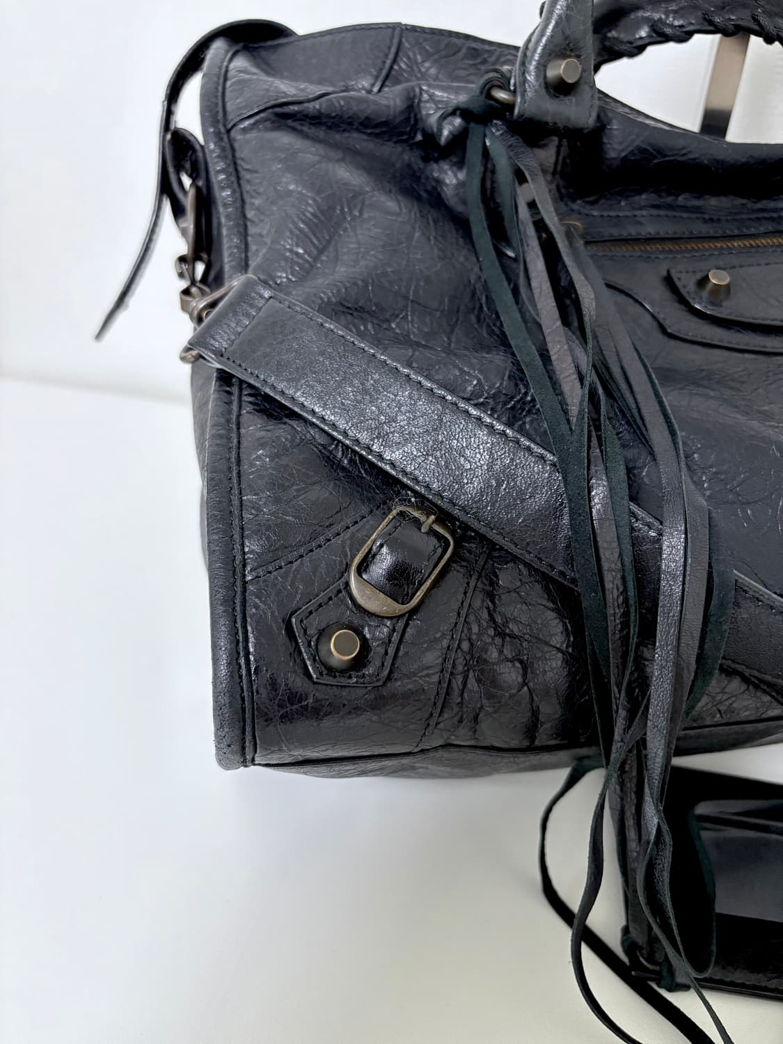 발렌시아가 시티 모터백 블랙 미디움 상품이미지5