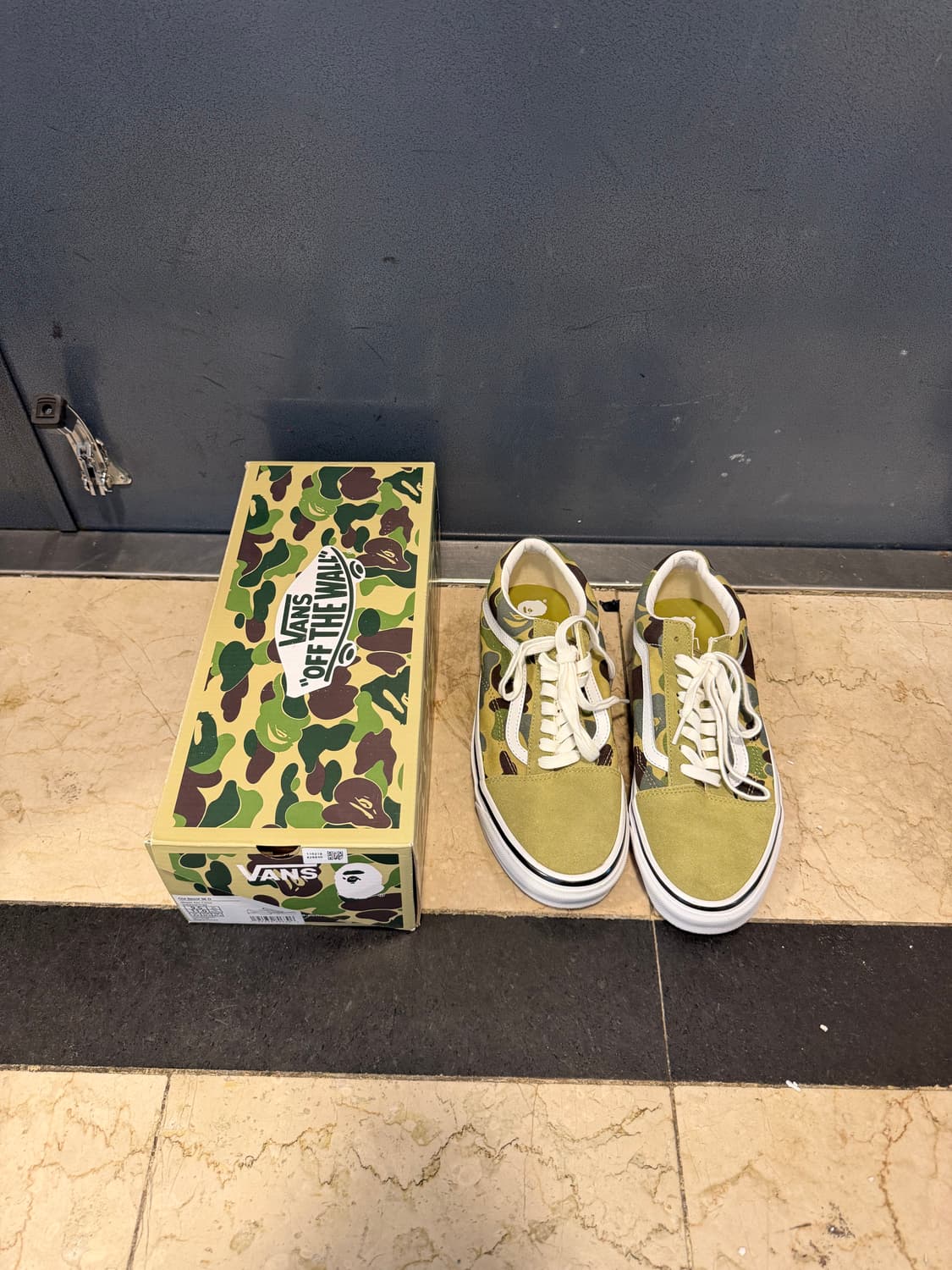 반스x베이프 올드스쿨 상품이미지1