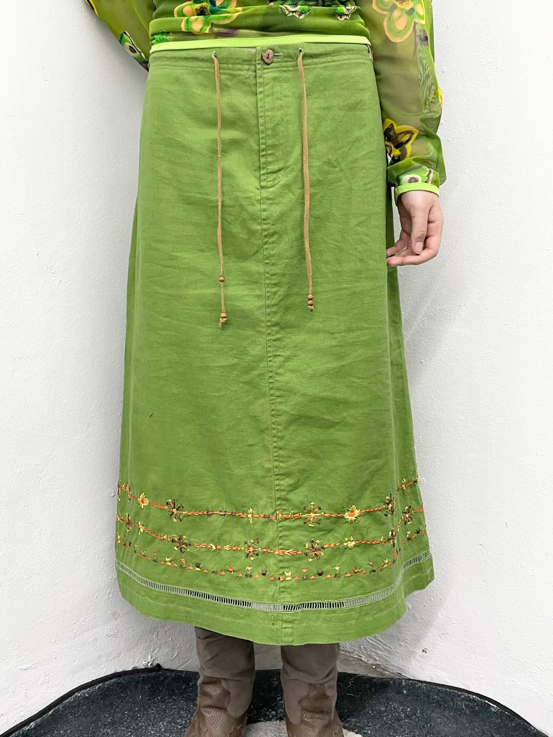 써스데이아일랜드 페어리 자수 스커트 상품이미지2