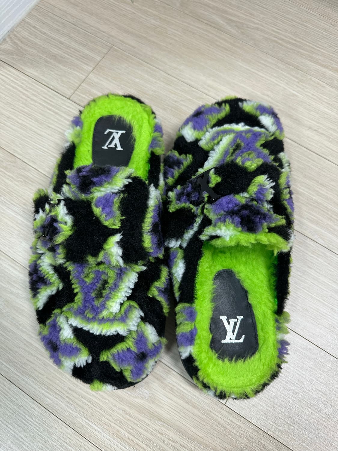 [사이즈UK6] 루이비통 이지뮬 24SS 상품이미지2