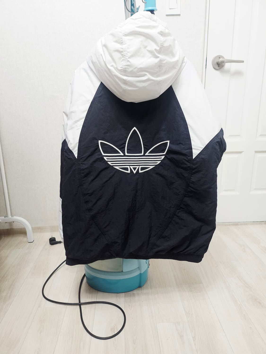 (100~105)L ☆초대장급☆ 아디다스 파이어버드 [흰검] 패디드패딩 상품이미지6