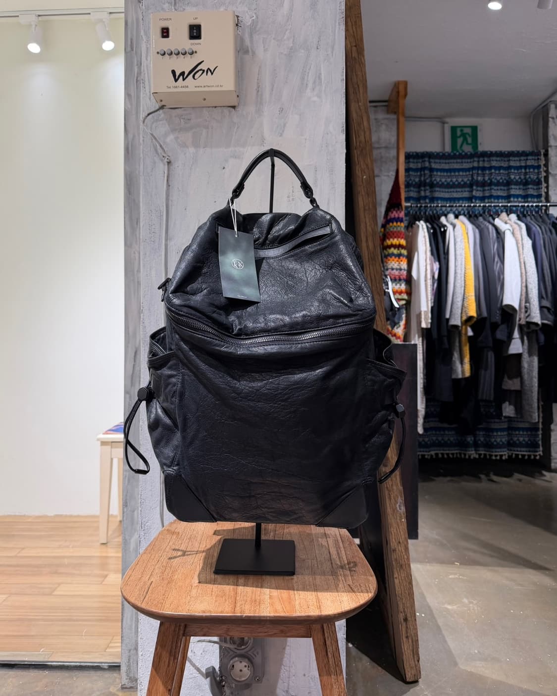 알렉산더 왕 블랙 월리 레더 백팩  상품이미지2