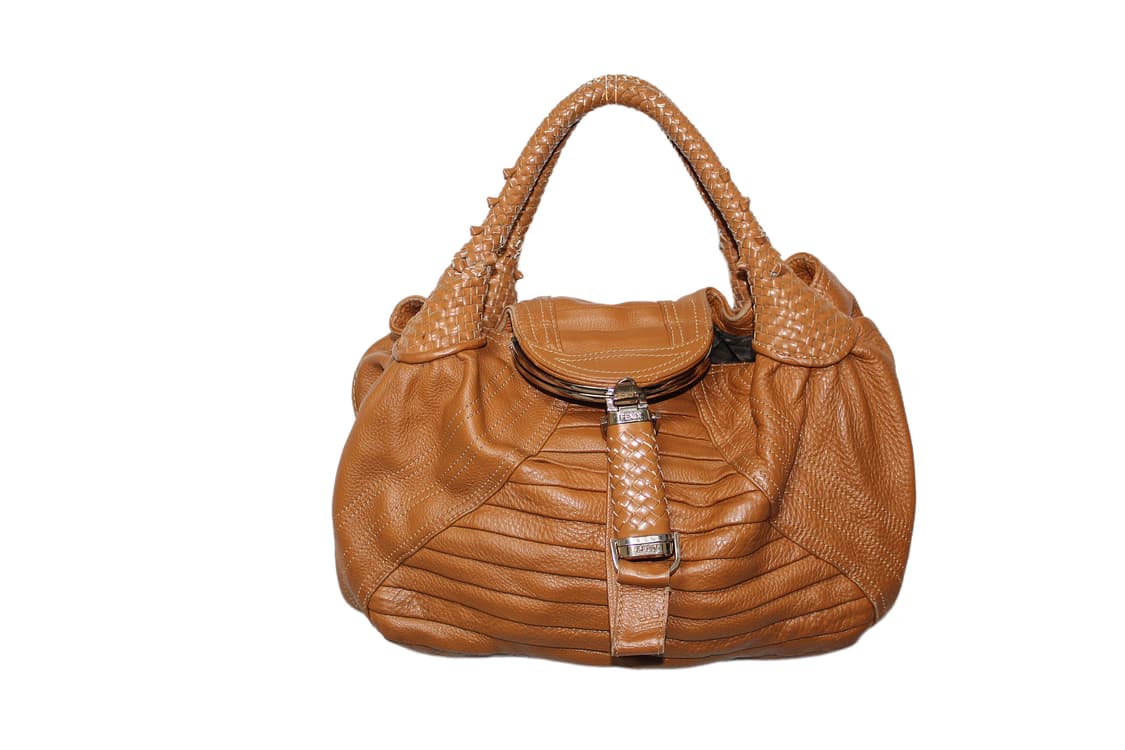 🥀벨라 하디드 FENDI SPY BAG 펜디 스파이백 상품이미지3