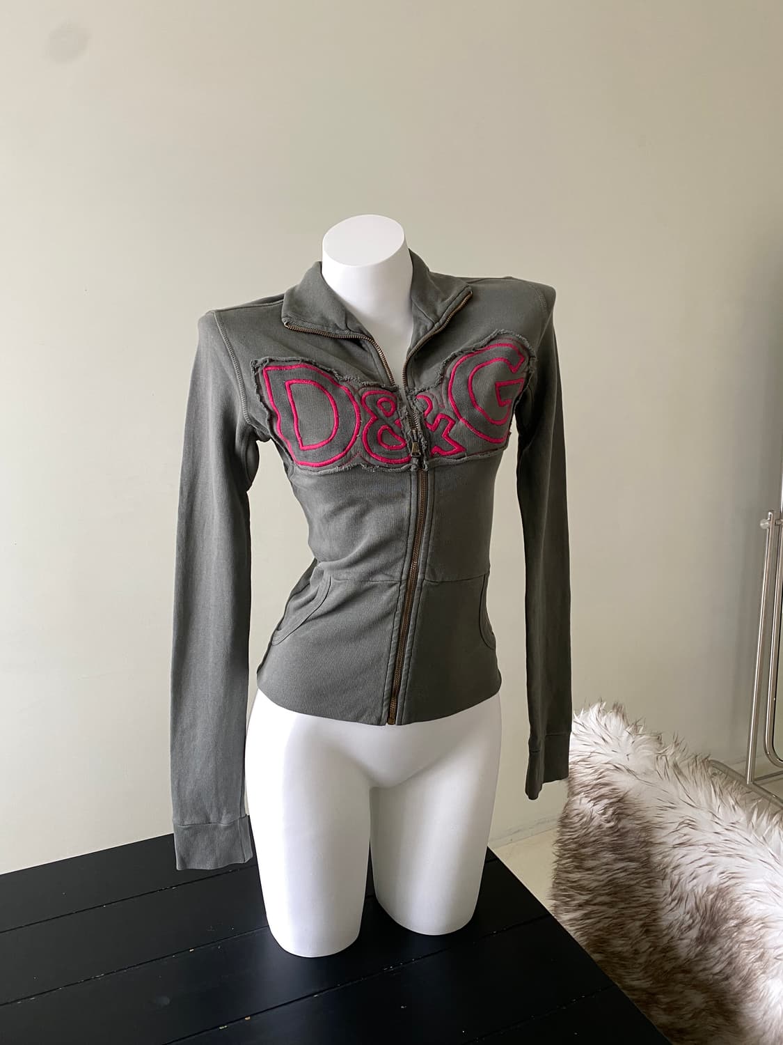 돌체앤가바나 하이넥 집업 상품이미지2