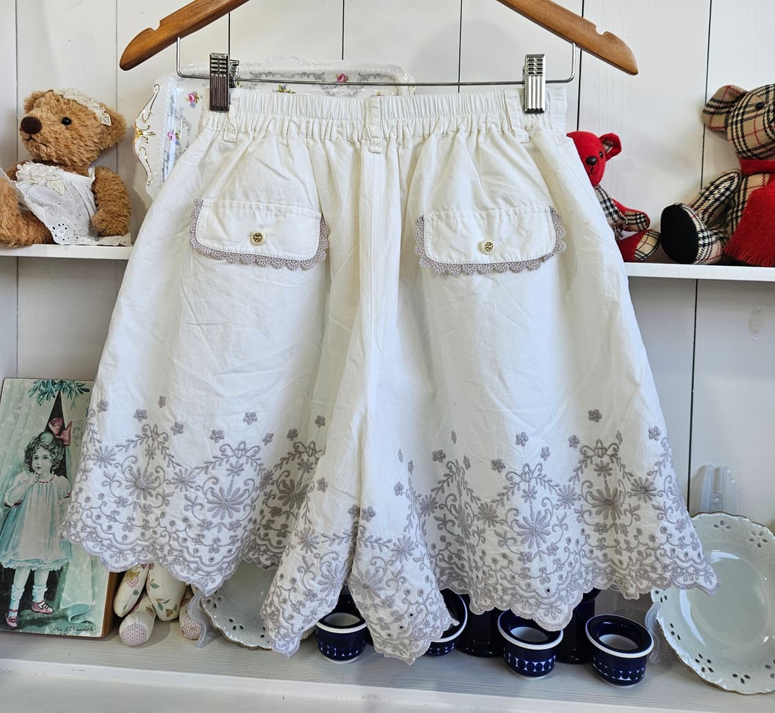 엑시즈팜(Axes Femme) 자수 플레어 스커트핏바지 상품이미지5