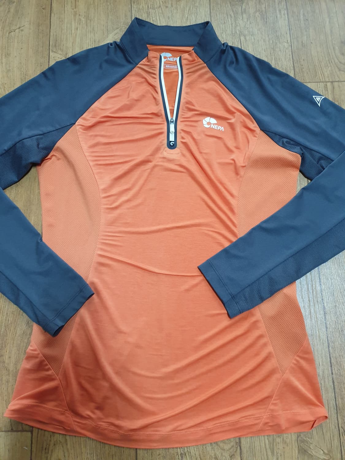 1006 네파 아웃도어 반집업 95 사이즈입니다 상품이미지3