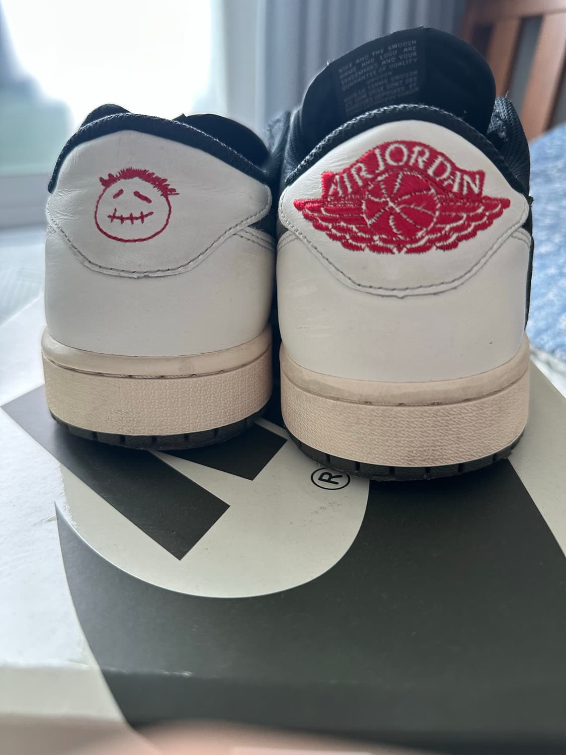 나이키 에어조던1 트래비스 스캇 OG 미디엄 올리브 280 상품이미지3