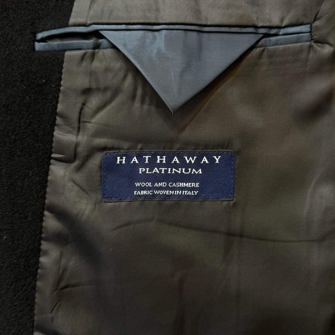 Hathaway Platinum 블랙 체스터필드 코트  상품이미지6