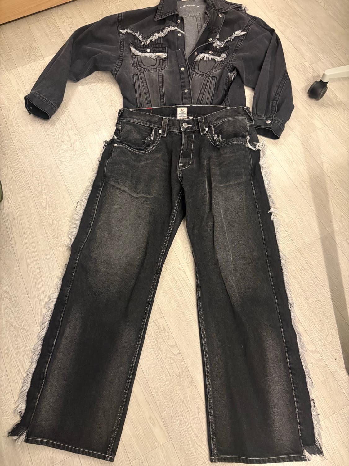 트루릴리전 데님 자켓 & 진 셋업 상품이미지2