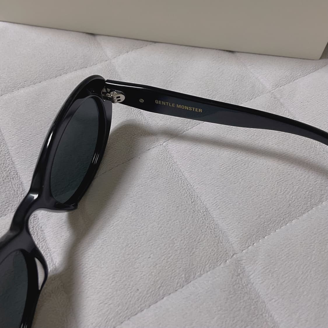 젠틀몬스터 선글라스 라모드 01 블랙 상품이미지5