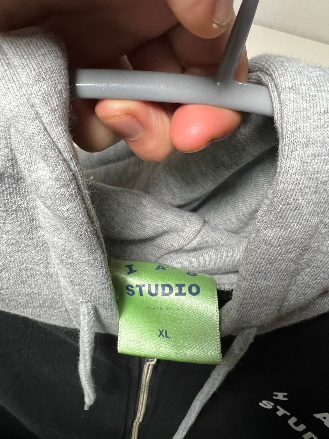 아이앱 스튜디오x니니즈 후드집업 상품이미지4