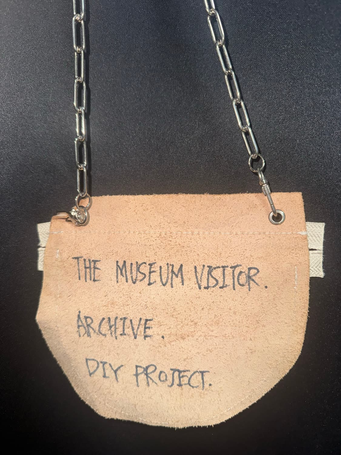 더뮤지엄비지터 Applique Pouch 미니백 베이지 상품이미지1