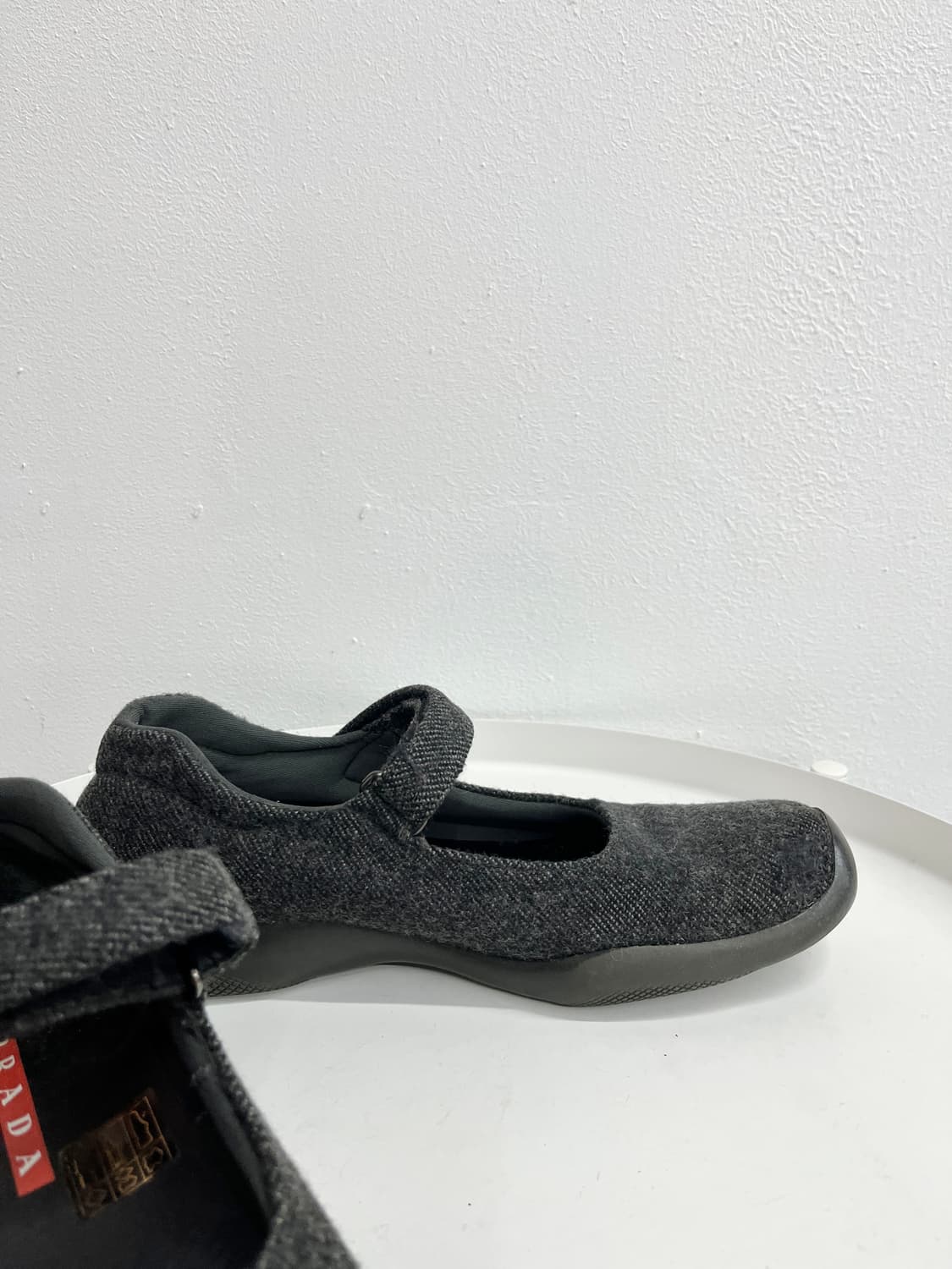 프라다 스포츠 메리제인 모직 플랫슈즈(230-40) 상품이미지5