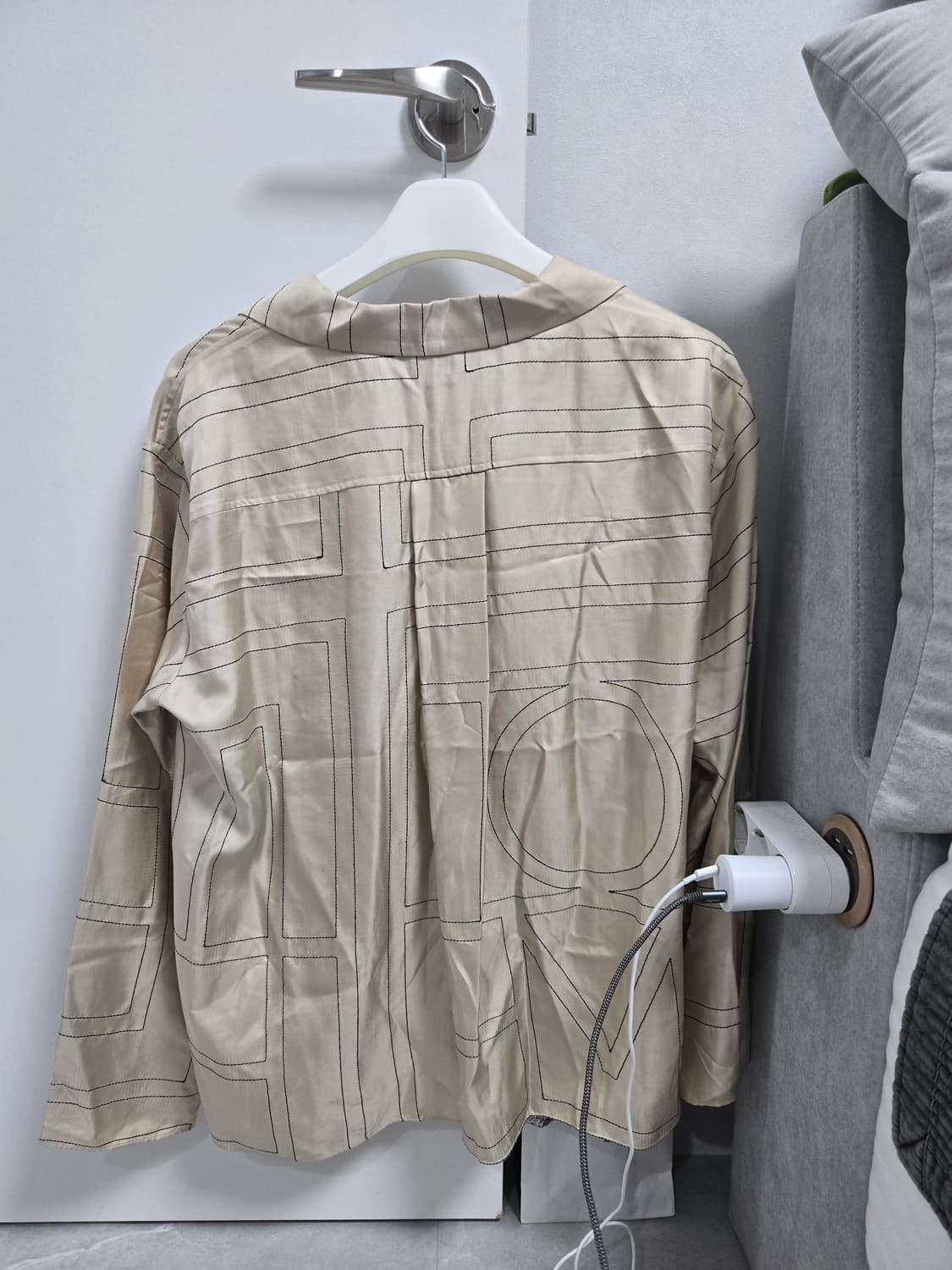 토템 모노그램 실크 트윌 파자마 셔츠 38 상품이미지2