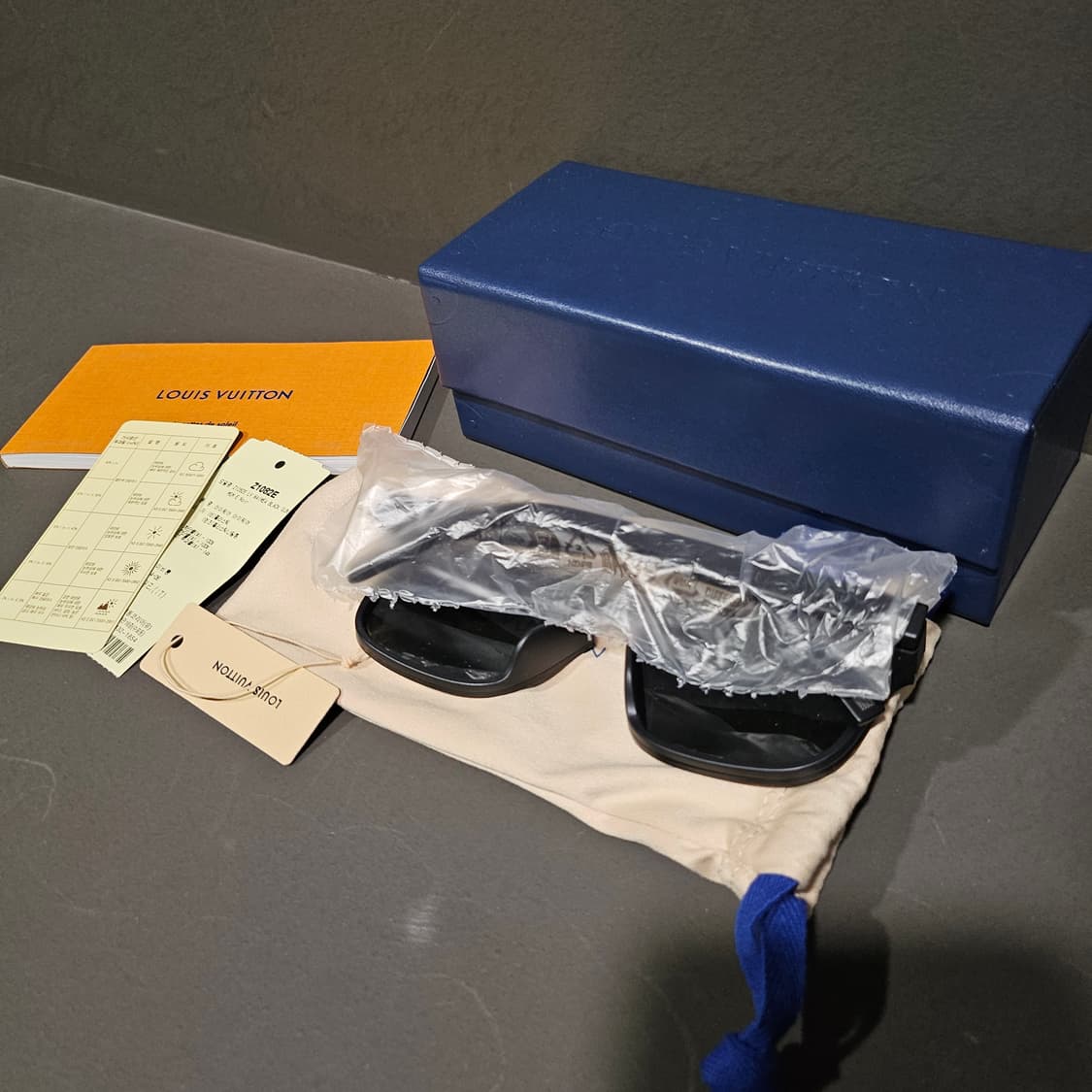 루이비통 남성 LV 와이메어 모노그램 신상 선글라스 상품이미지4