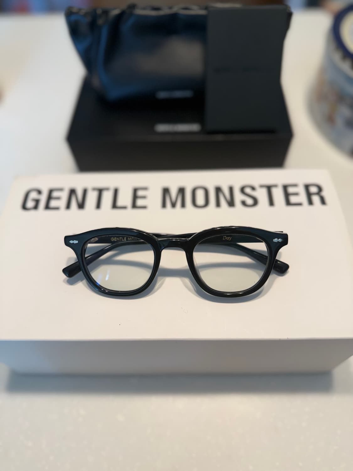 젠틀몬스터 day01 상품이미지1