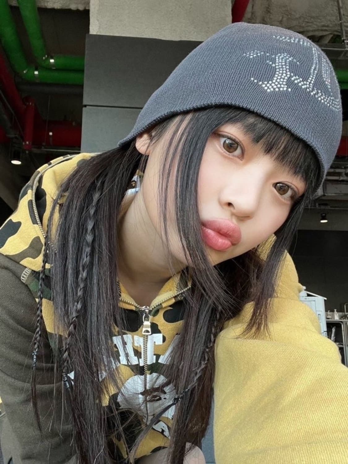 새상품급) 뉴진스 하니 컬리지 황계 베이프 샤크 후드집업 상품이미지1