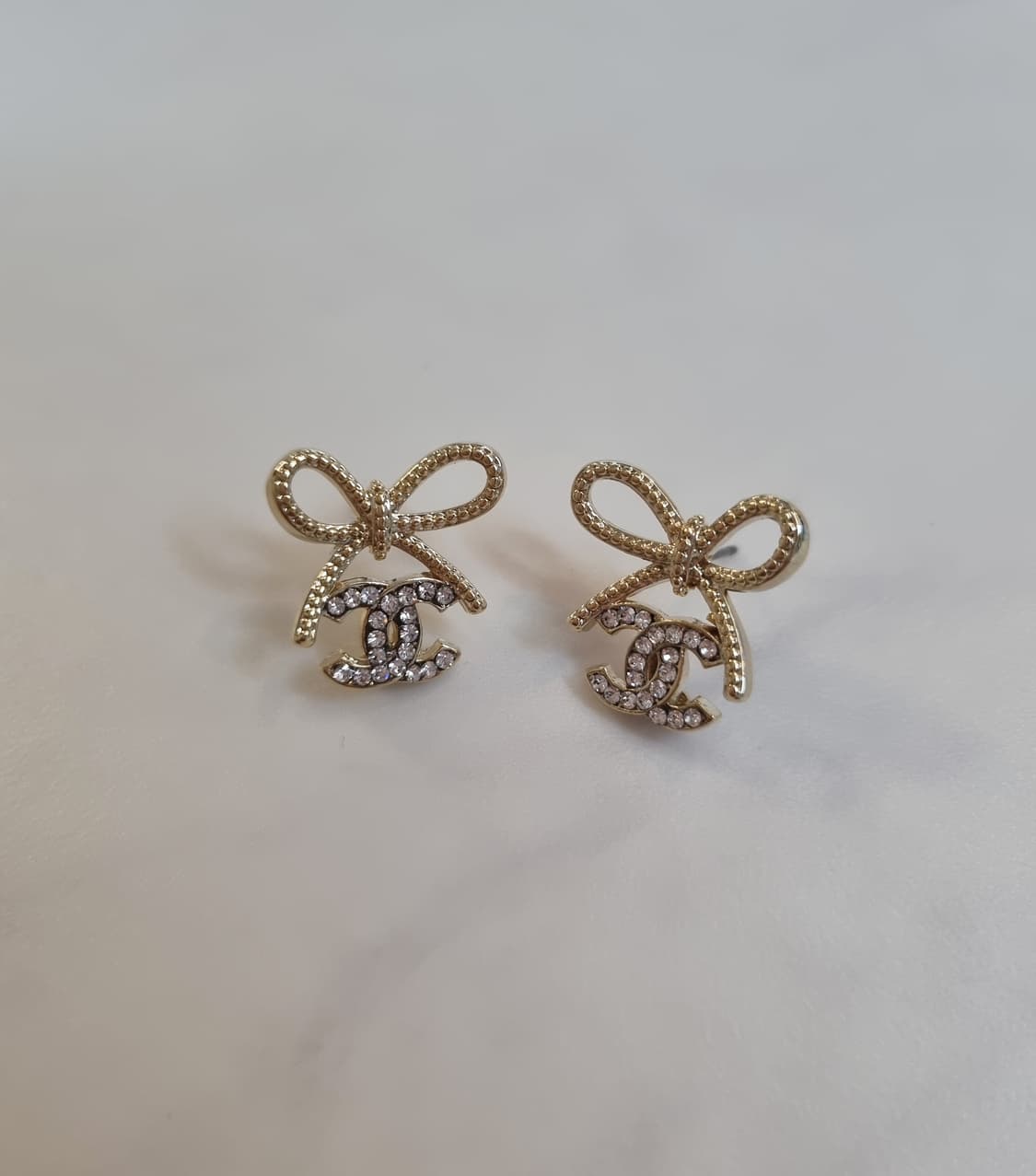 샤넬 업사이클링 금장 리본 귀걸이 상품이미지1