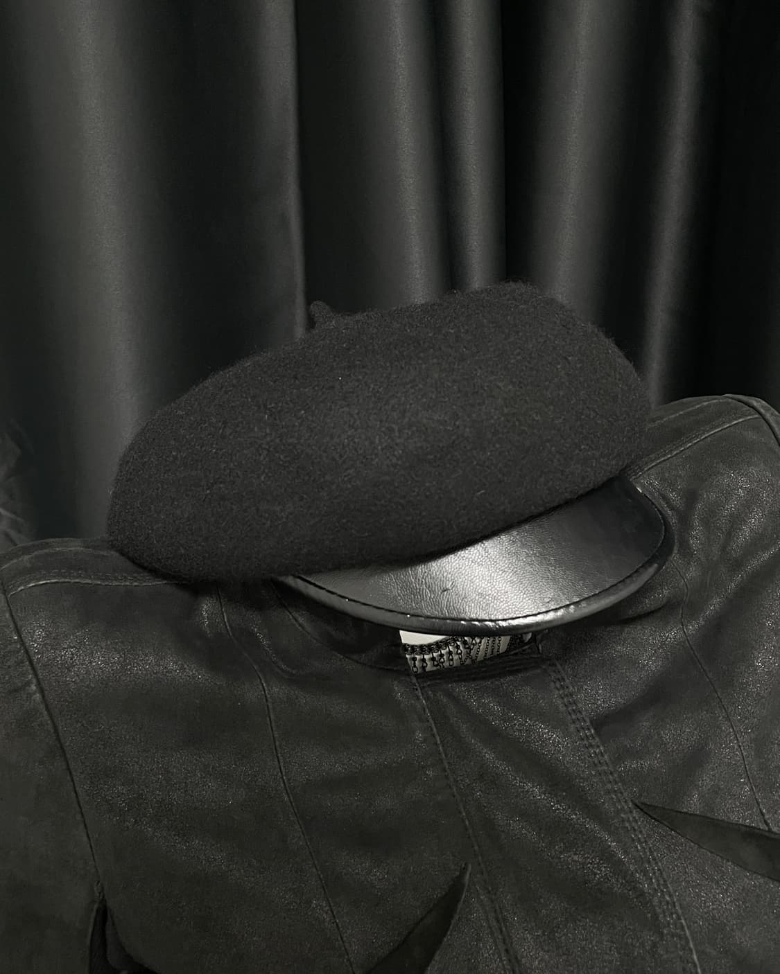 None Leather Brim Wool Beret 상품이미지1