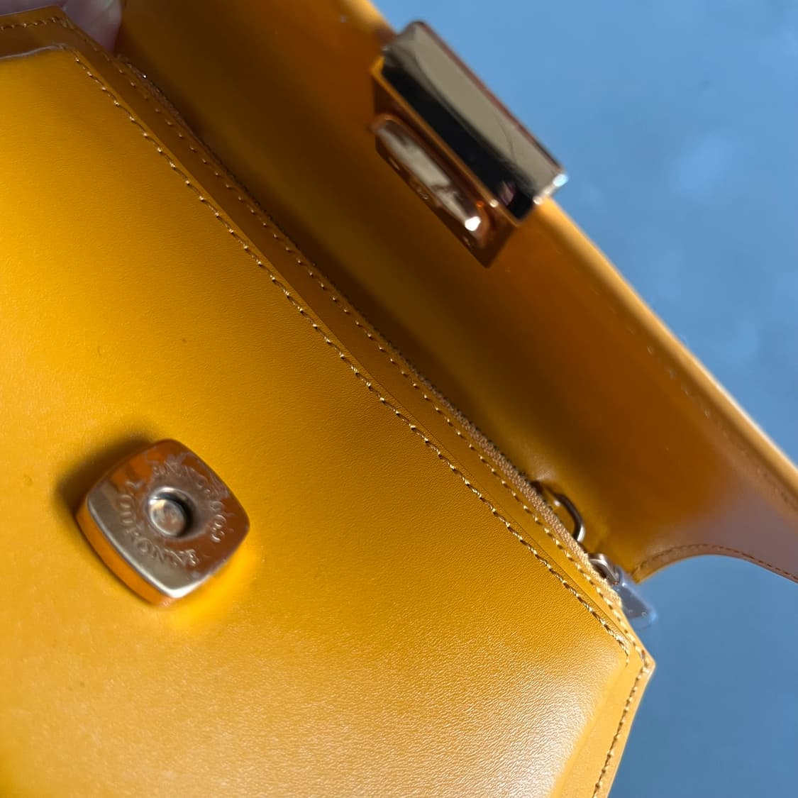 쿠론 벨 미니 크로스백 상품이미지4