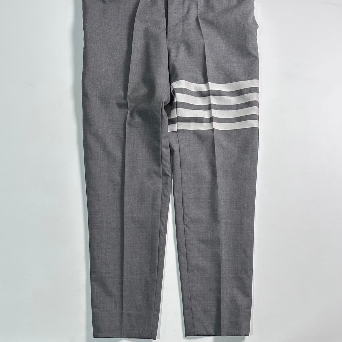  톰브라운 사선 그레이 슬랙스   상품이미지3