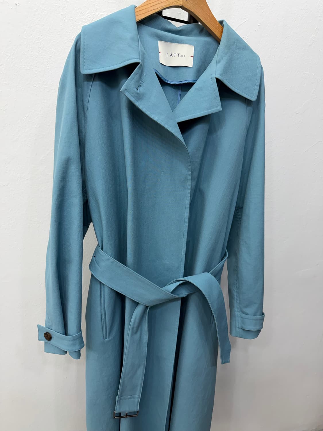 정품) LATT BY T 래트바이티 한섬 블루 트렌치 코트 82 상품이미지2