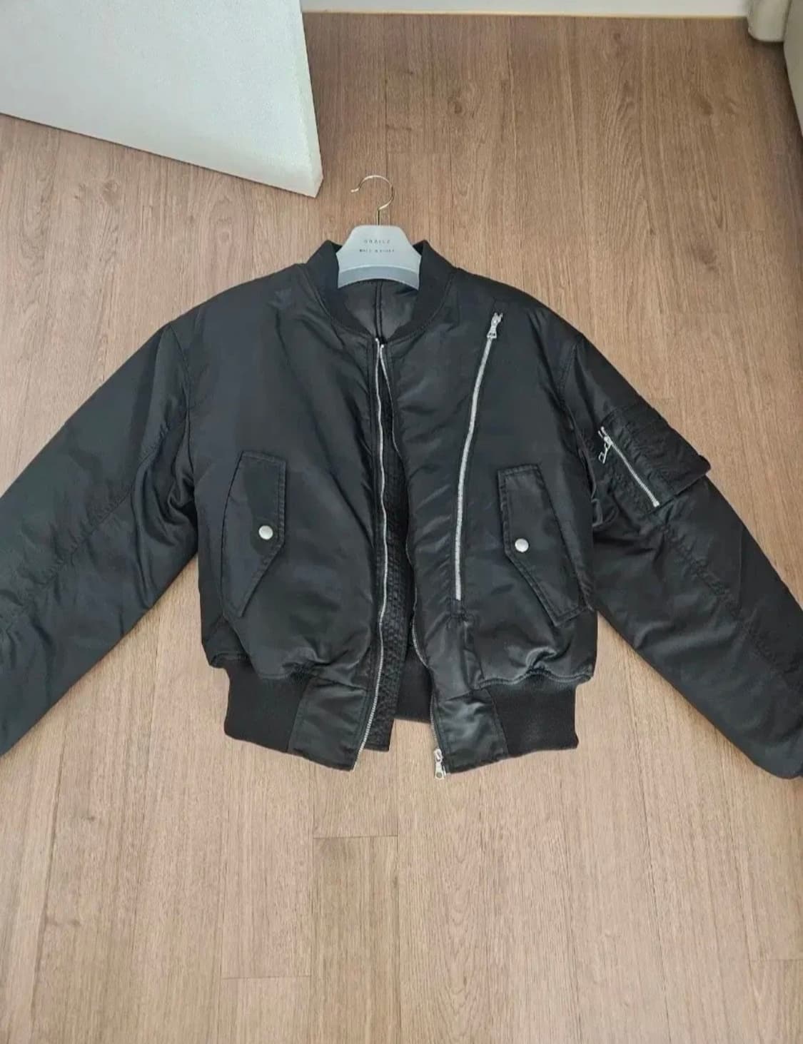 GRAILZ 블랙 멀티 지퍼 봄버 자켓 상품이미지2