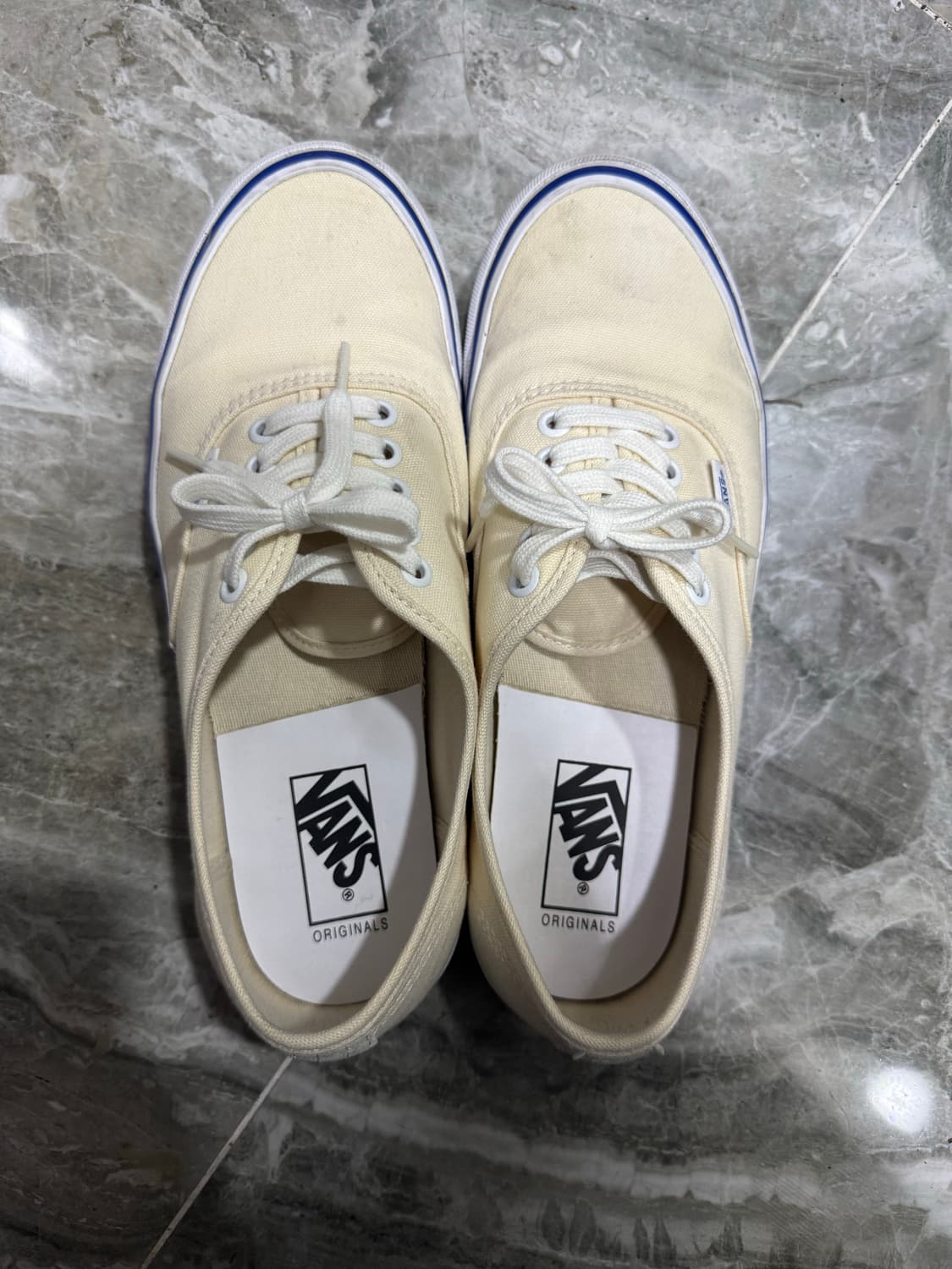 반스 볼트 어센틱 270사이즈 판매합니다 상품이미지2