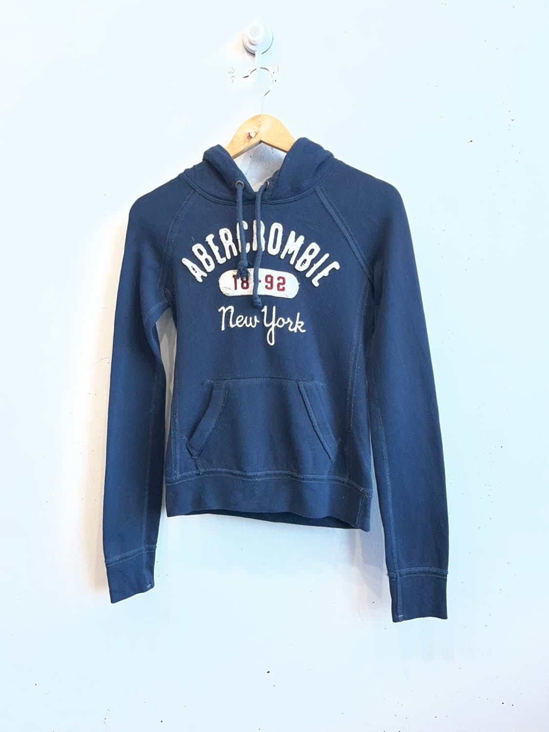 아베크롬비 아플리케 그런지 후드티 네이비 우먼즈 상품이미지1