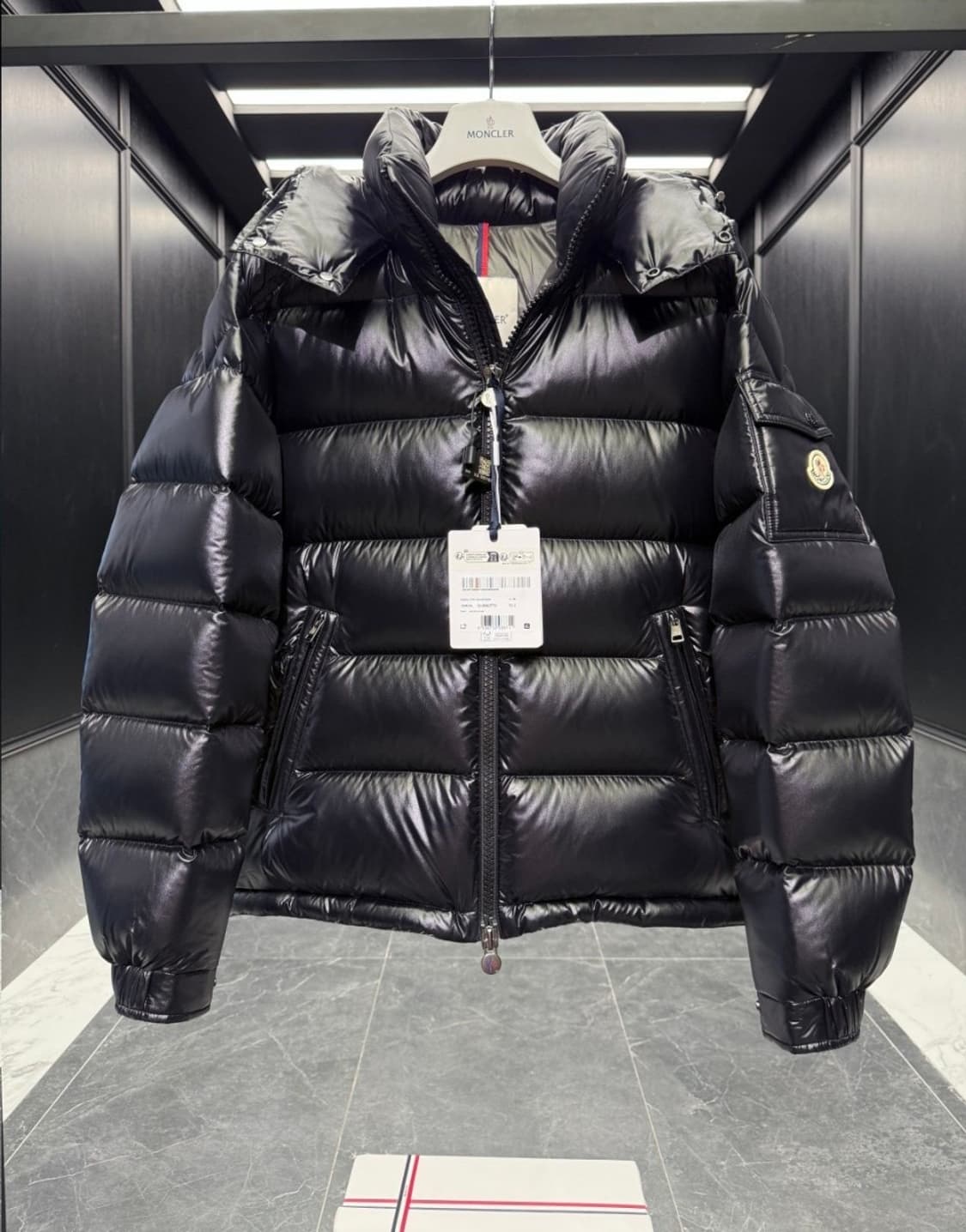 몽클 마야 쇼트 다운 자켓 상품이미지1