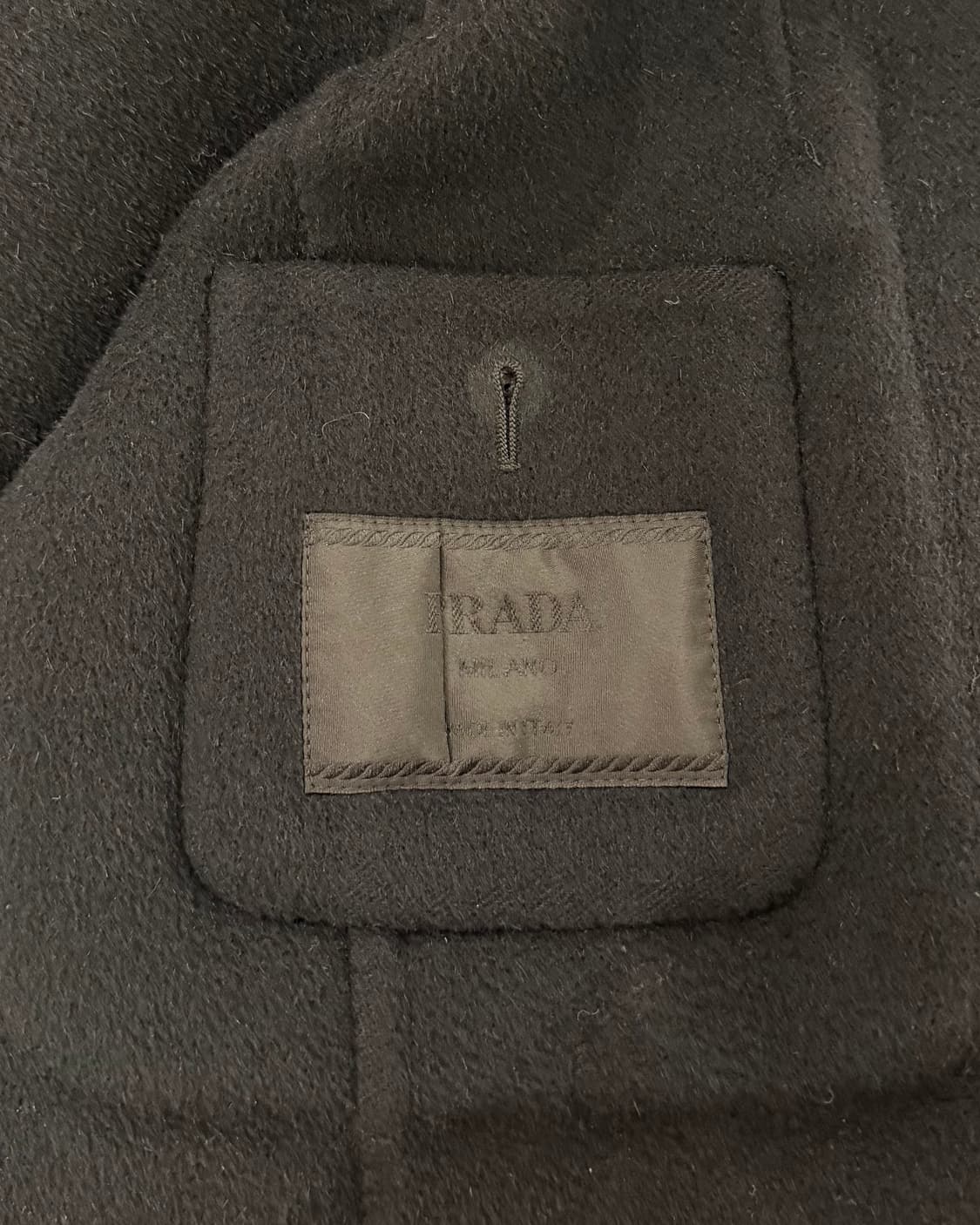 프라다 블랙 싱글 울 미들 코트 상품이미지7