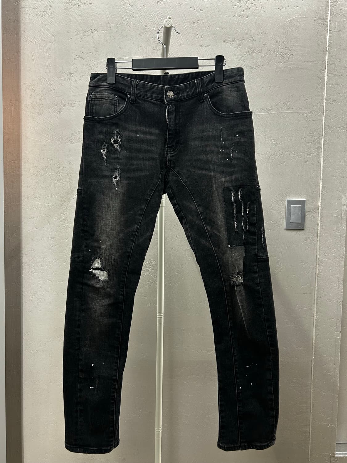 디스퀘어드2(DSQUARED2) 블랙 워싱 데미지 데님 청바지 상품이미지2