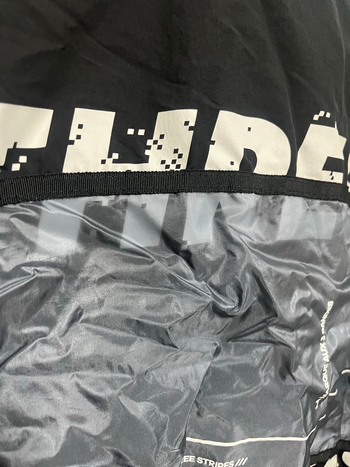 아디다스  우븐 블랙/그레이 바람막이 자켓 상품이미지5