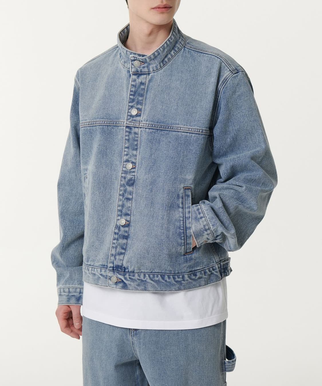 무탠다드 릴렉스드 스탠드 칼라 데님 트러커 재킷 판매합니다! 상품이미지2