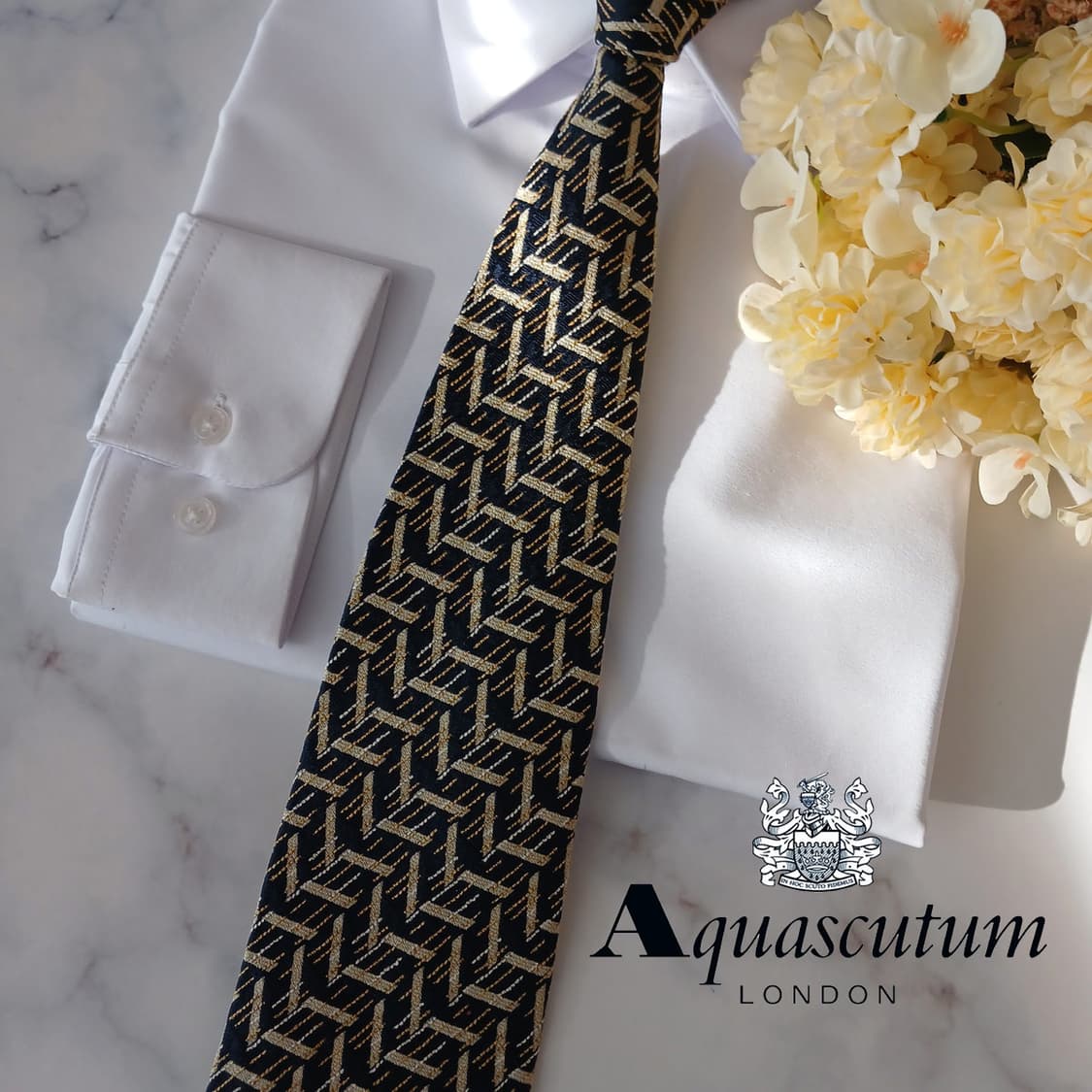 아쿠아스큐텀 실크 지그재그 넥타이 9.9cm A+등급 A19065
 상품이미지1