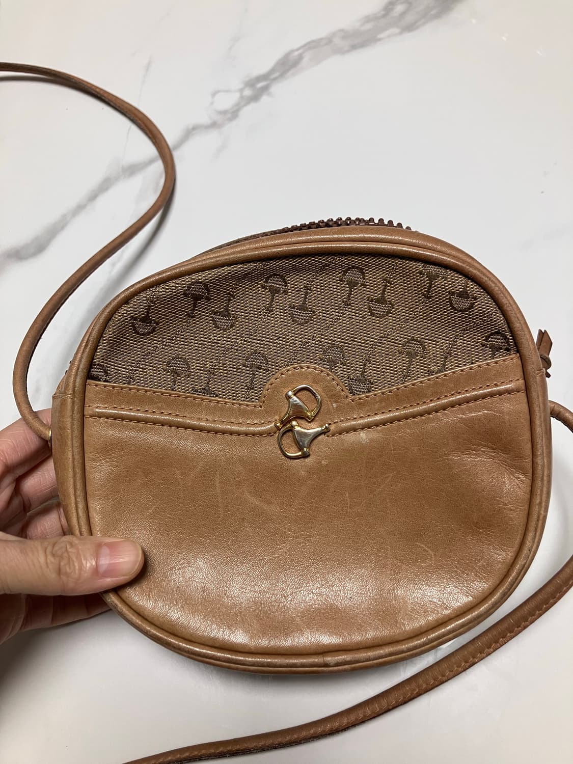 올드 구찌 빈티지 미니 탬버린백 모노그램 크로스백 브라운 상품이미지3