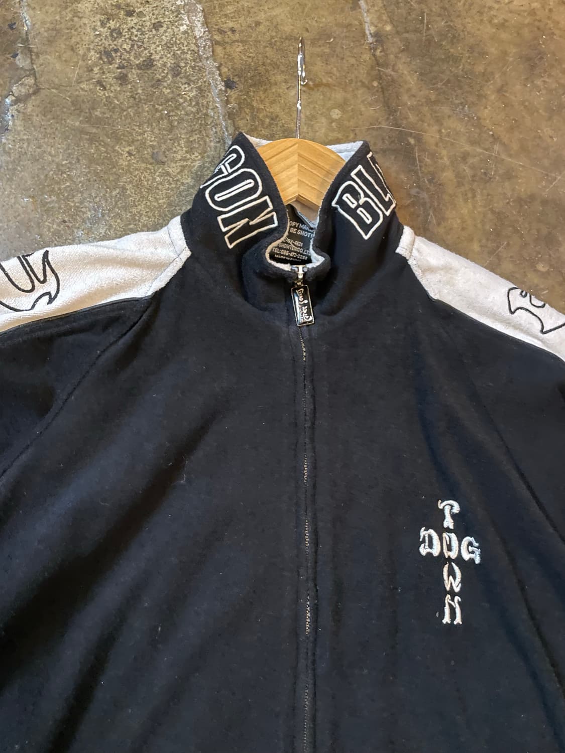 도그타운 사이드로고 반팔 집업 상품이미지2