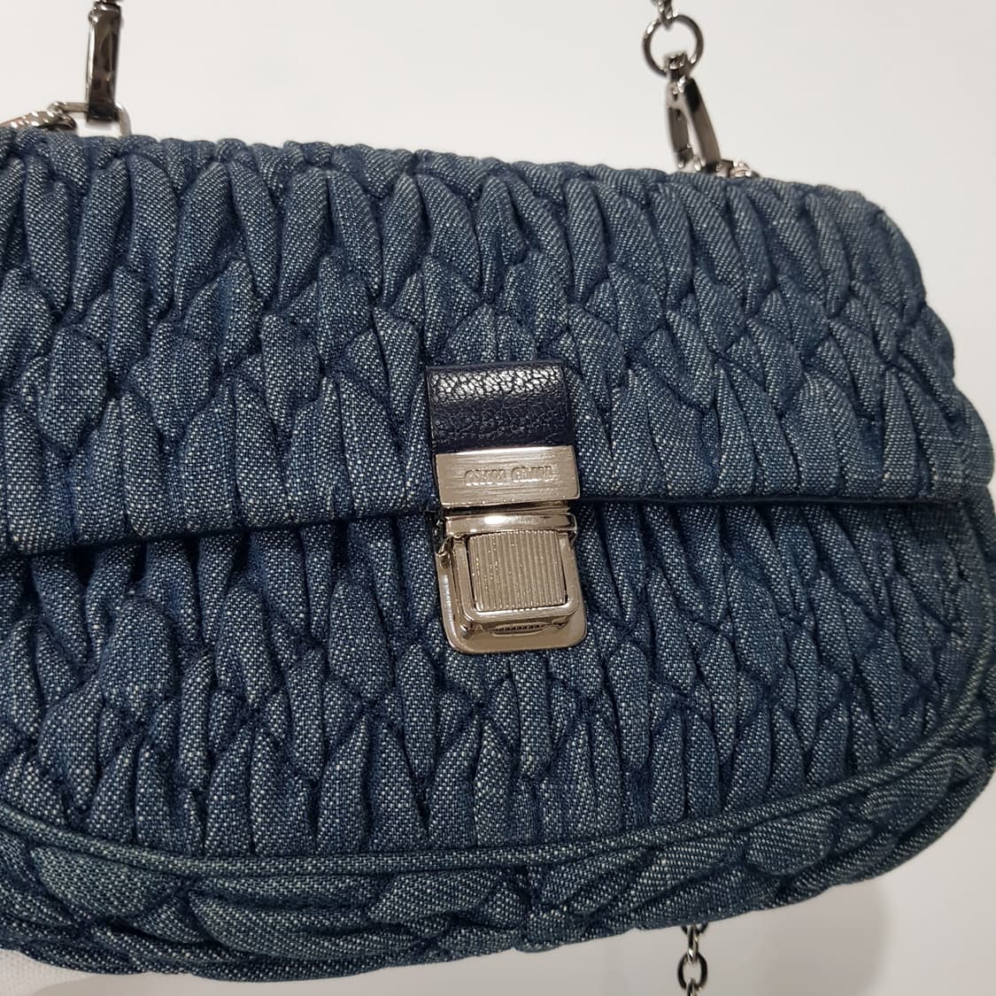 미우미우 마테라쎄 크리스탈 체인숄더백 RT0636 상품이미지3