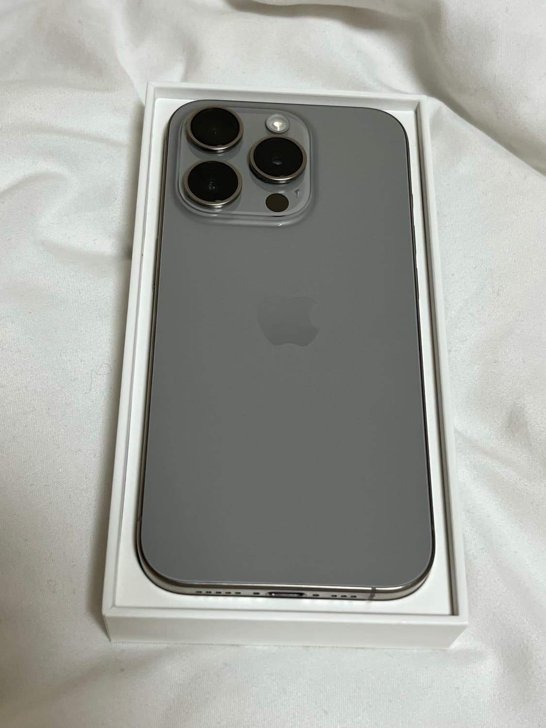 아이폰 15프로 256GB 내추럴 티타늄 풀박스 상품이미지4