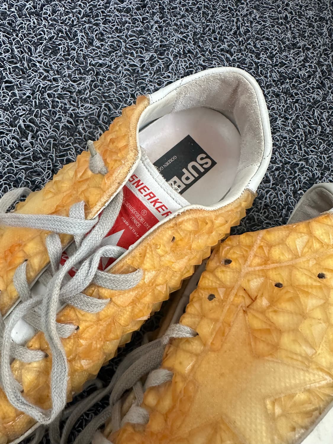 골든구스 슈퍼스타 옐로우 스니커즈 250 상품이미지8