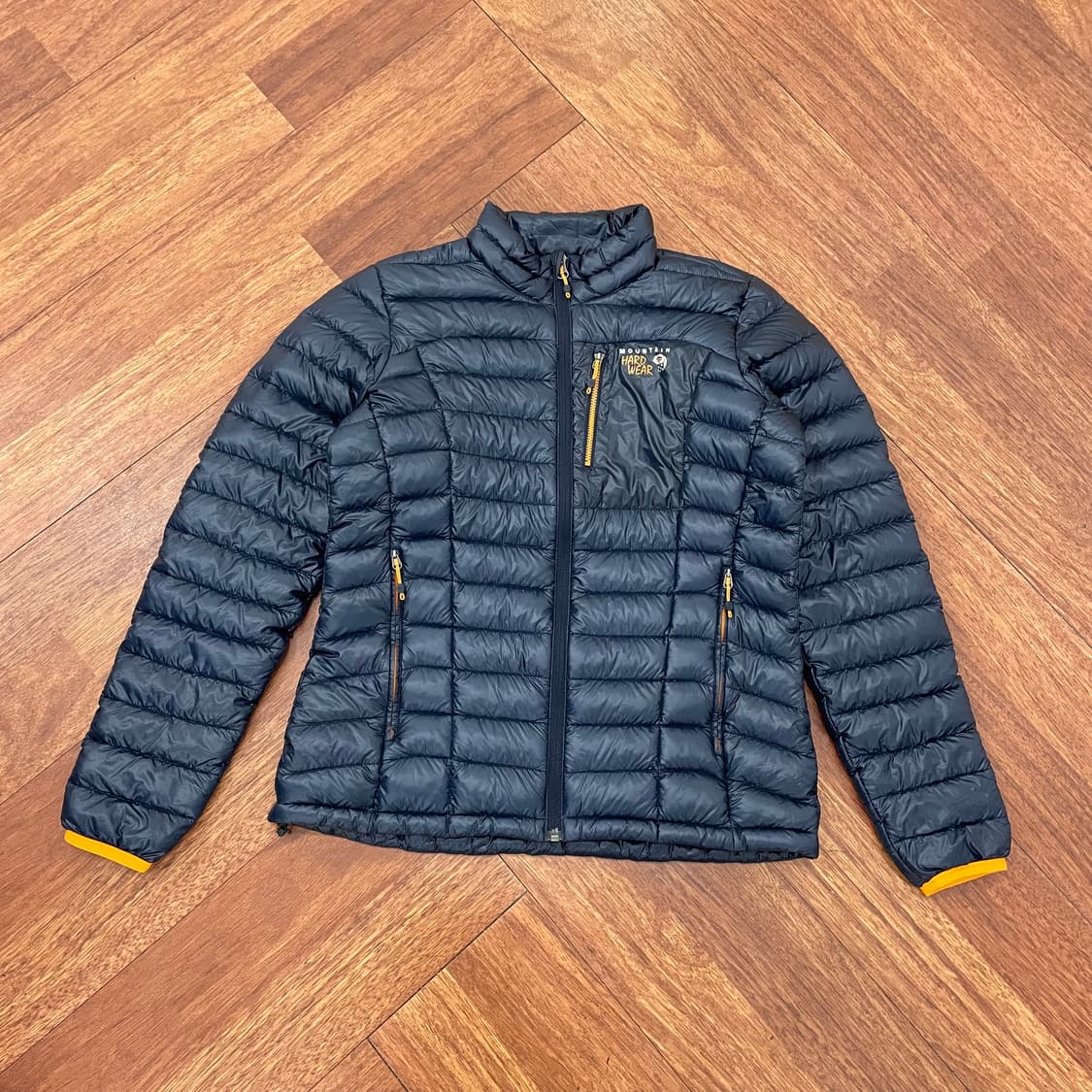 여성 마운틴하드웨어 구스다운 패딩 상품이미지1