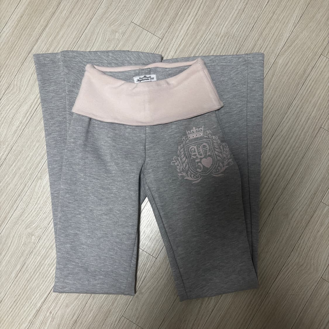 [새상품] 엔젤넘버 555 부츠컷 폴디드 팬츠 그레이 S 상품이미지7