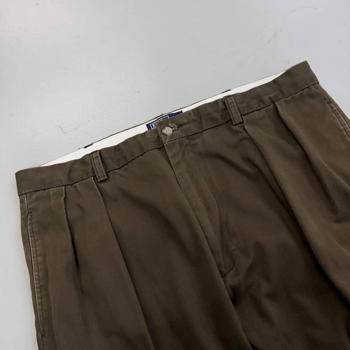폴로 핀턱 코튼 와이드 치노팬츠 브라운 상품이미지4