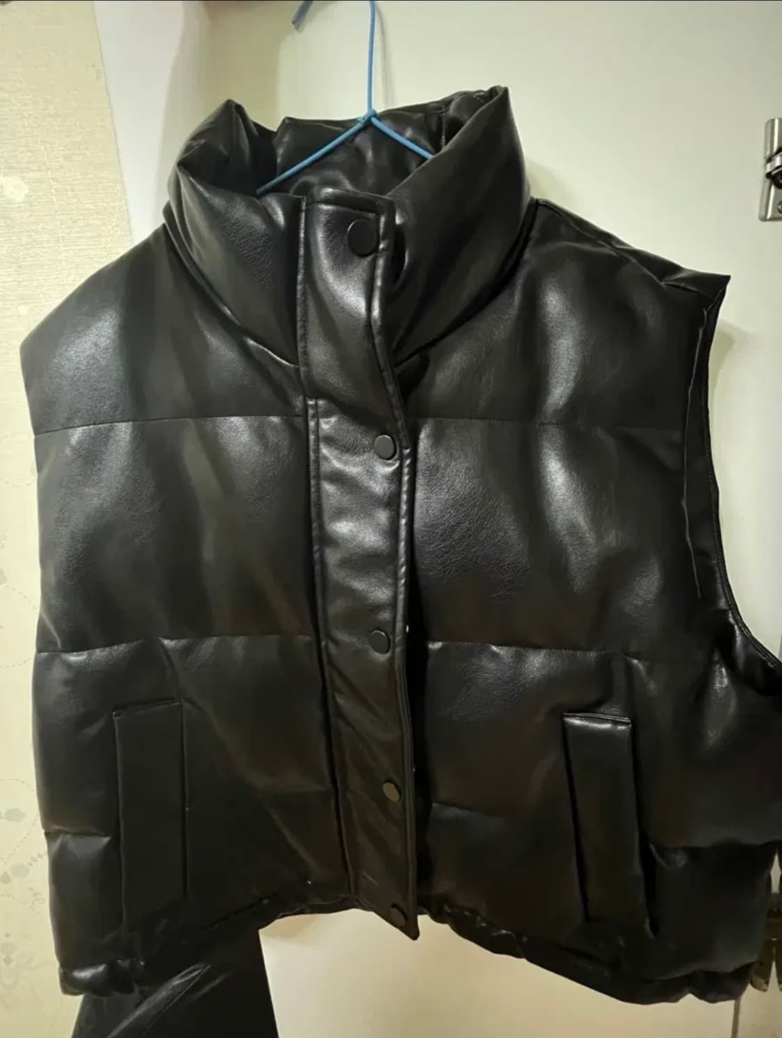 에잇세컨즈 레더 조끼 상품이미지1