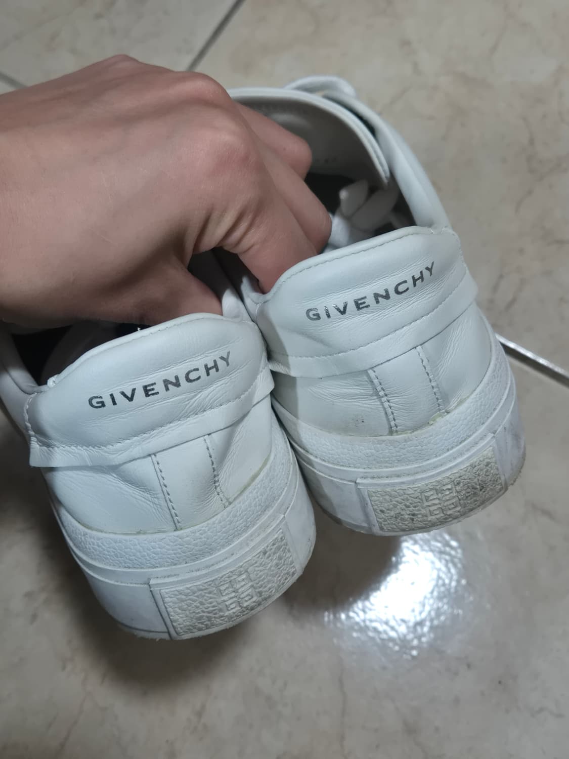 지방시 화이트 스니커즈 36.5 (235mm) 상품이미지2