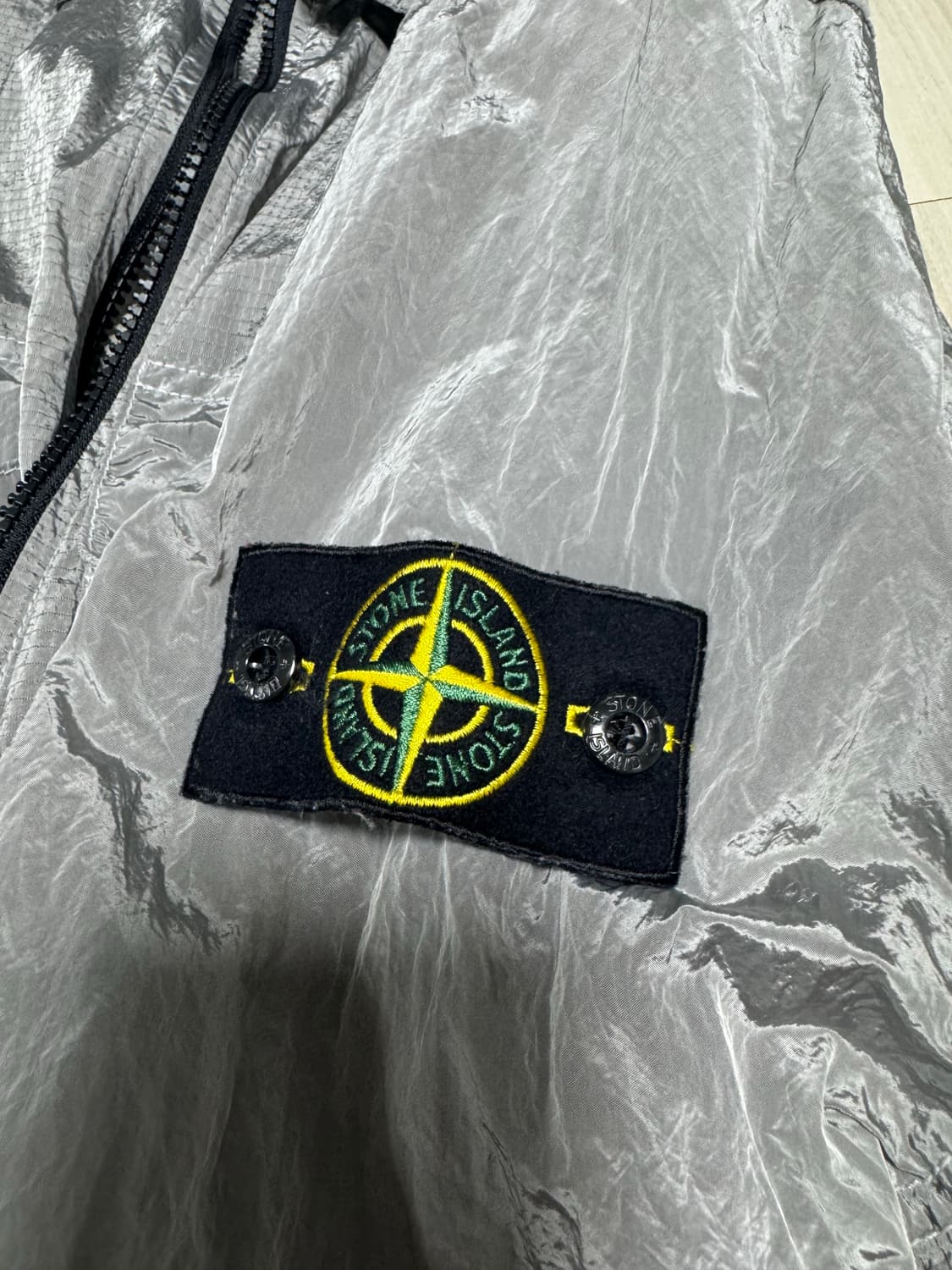 스톤아일랜드 나일론메탈 19ss 펄그레이 xl 사이즈 판매합니다  상품이미지6