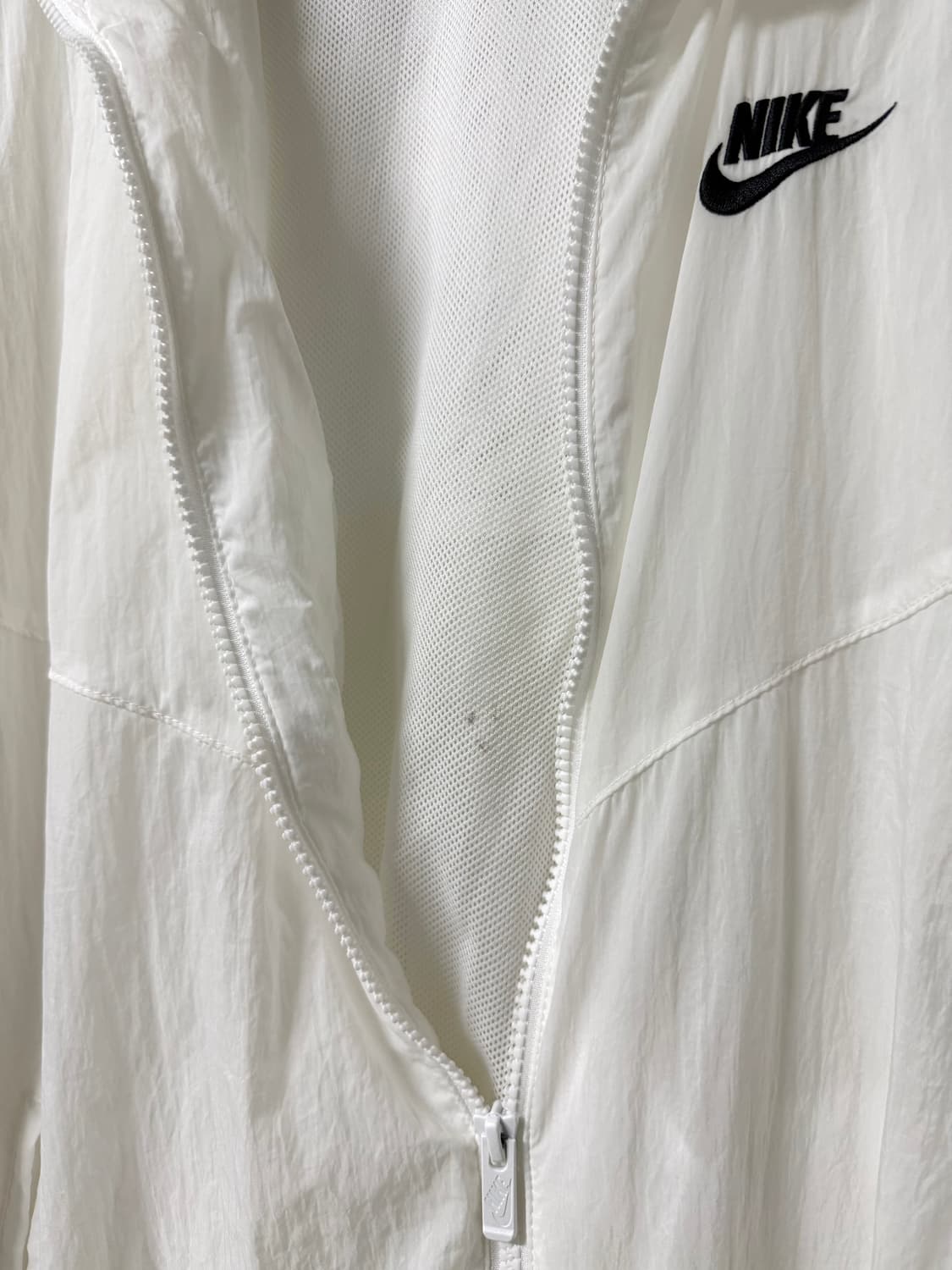 M사이즈 여성 나이키 에센셜 윈드러너 바람막이  상품이미지9