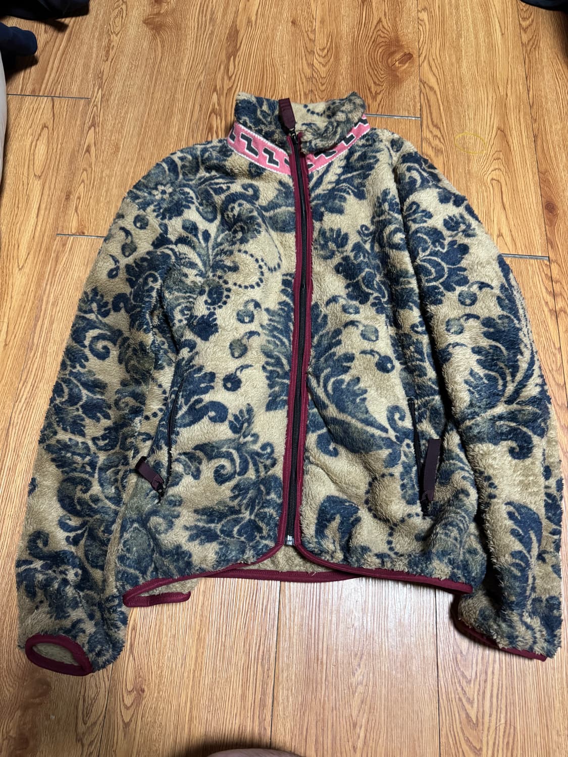 캐피탈 마리아 다마스크 후리스 4 상품이미지1